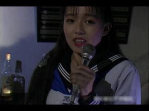 【無修正】1990年代の初め頃に大活躍した巨乳AV女優。96cmFカップで、尻デカ・乳輪デカでも知られる